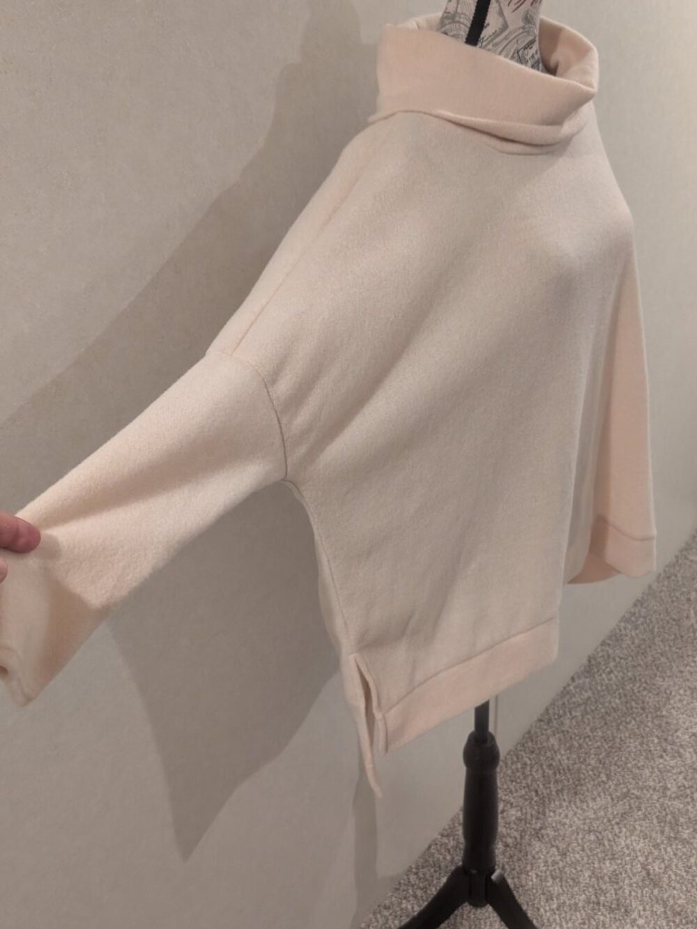 143 Story by Line Up Cream Cowl Neck Poncho Sweater Med Soft Dolman Sleeve - Picture 3 of 9